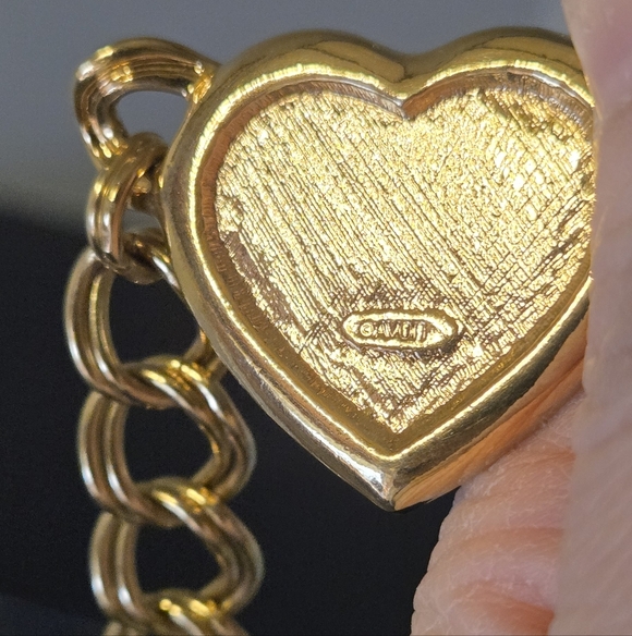 Avon Vintage Gold Tone Fuax Pearl Heart Rhinestones Earrings Necklace Set - Picture 16 of 17